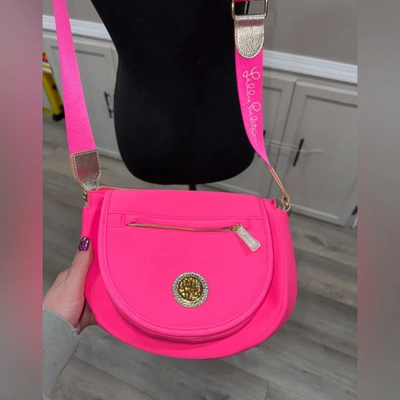 Lilly Pulitzer Giavanna Pink
Neoprene Crossbody Bag - Picture 9 of 14